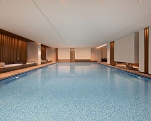 Indoor pool, sun loungers