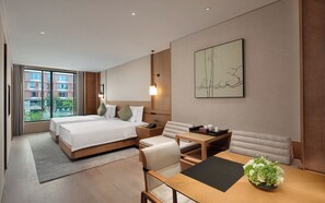 Club kamer, 2 eenpersoonsbedden | Luxe beddengoed, donsdekens, Select Comfort-bedden, een gratis minibar