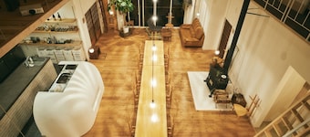 Onebuilding rental woodfired grill with food A / Mitoyo Kagawa