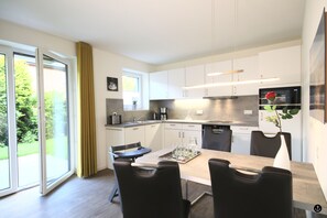 Refugium 2 | Essbereich im Zimmer