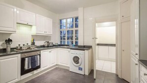 Unclassified image, 4 of 20, button - Spacious 2 Bed Apartment next to Regents Park (London)