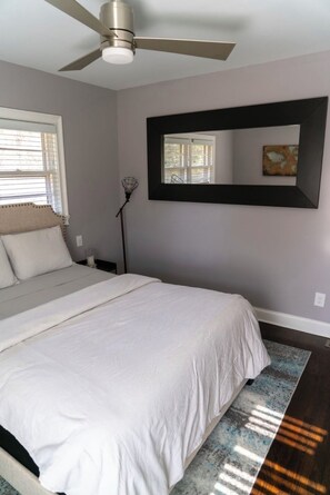 3 chambres, fer et planche à repasser, Wi-Fi, draps fournis