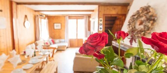 Centrally located 4 bedroom townhouse for up to 12 people 