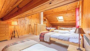 4 slaapkamers, reisbedje, wifi, beddengoed