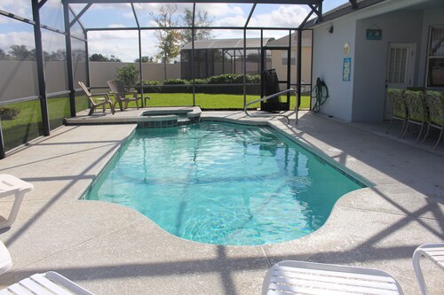 4 bed 3 Bath Beautiful Family Villa