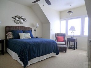 4 bedrooms, iron/ironing board, WiFi, bed sheets - Peace of Paradise front row Snow Bird discounts reduced pricing 20% off (Bolivar Peninsula)