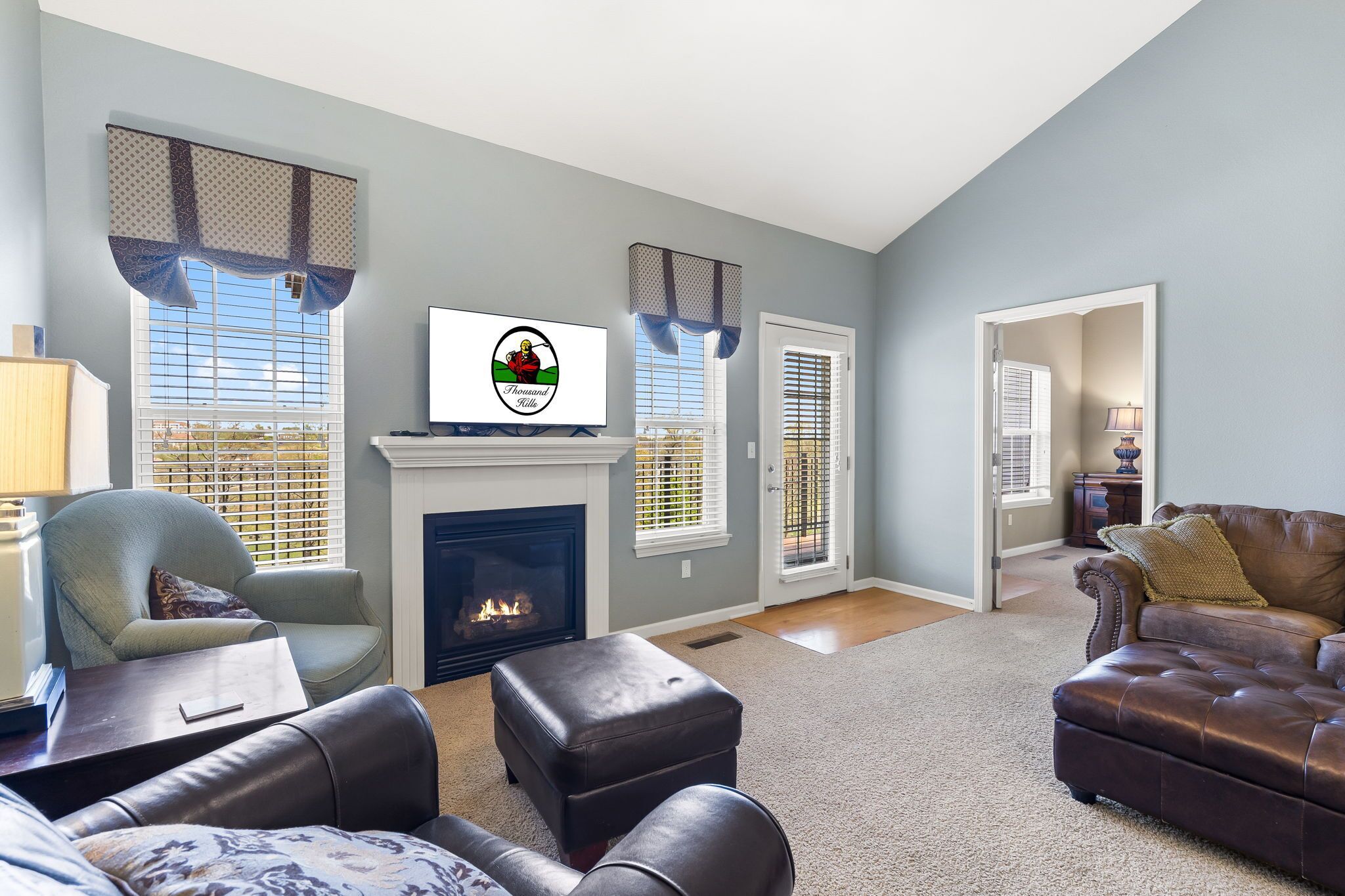 Smart TV, fireplace, DVD player