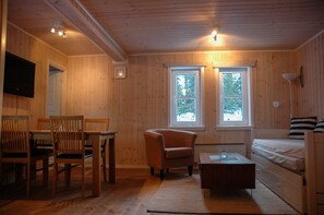 Cabin | Living room | Flat-screen TV
