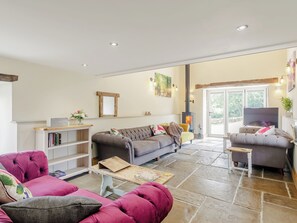 TV, fireplace - 4 bedroom accommodation in Alton, nr Chesterfield (Alton, nr Chesterfield)