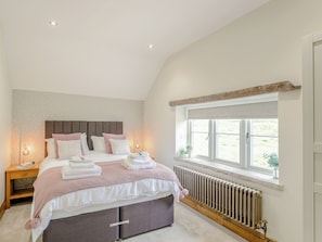 4 bedrooms, free WiFi, bed sheets