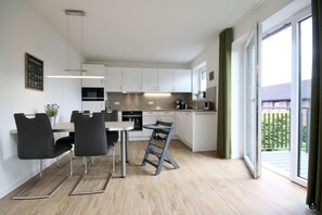 Refugium 3 | Essbereich im Zimmer