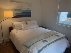 3 عدّة غرف نوم ومكتب ومكواة/لوح كي وسرير سفر