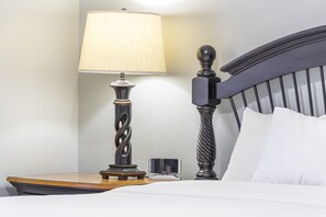 2 bedrooms, iron/ironing board, free WiFi, bed sheets - 2 Bedroom, 2 Bathroom Golf Condo feat. Covered Balcony with BeautifulCourse View (Branson)