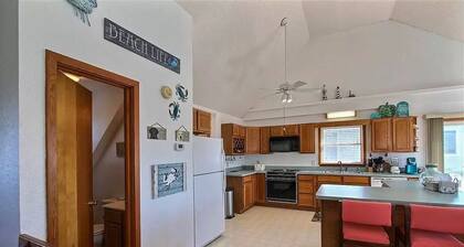 White Dune- Family Beach House in Avon – Steps to Surf, Fishing & Kiteboarding