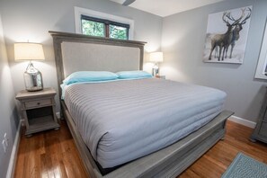 4 soverom, strykejern/-brett, reiseseng for barn og wi-fi (inkludert)