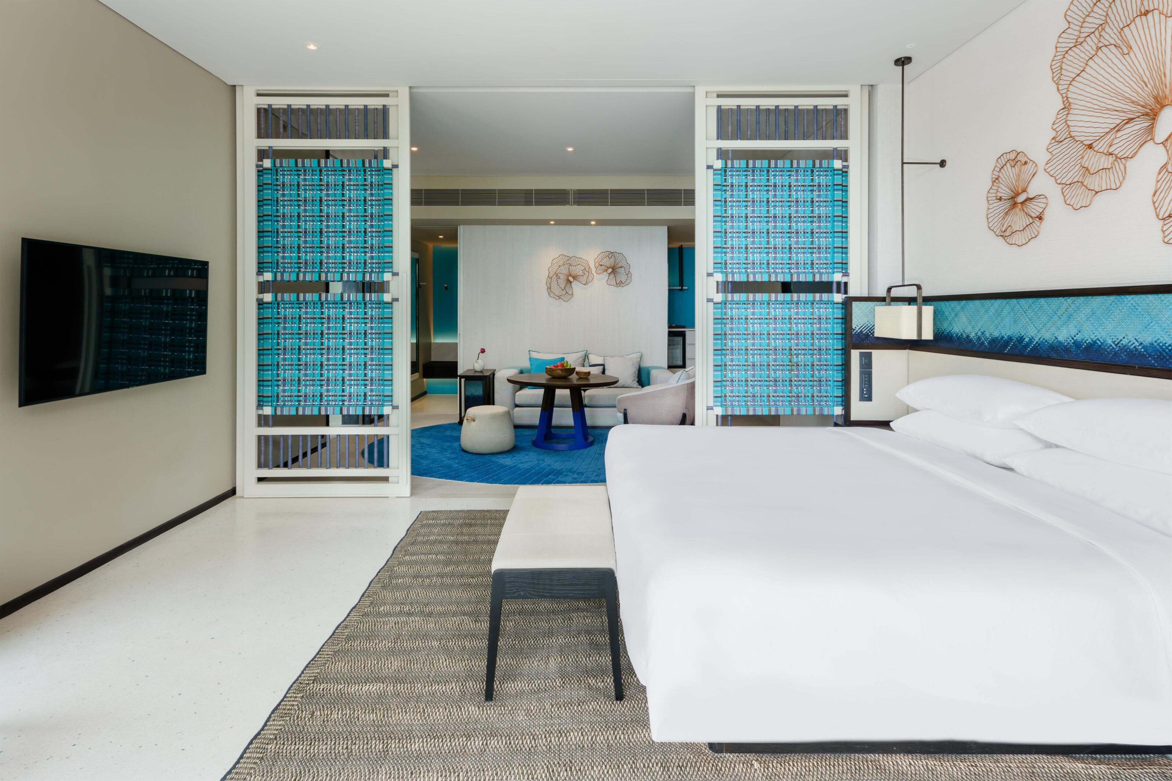 Premium bedding, minibar, in-room safe, iron/ironing board