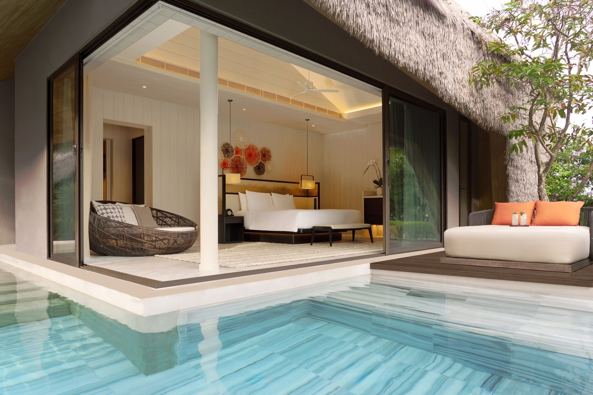 Ropa de cama de alta calidad, minibar, caja fuerte