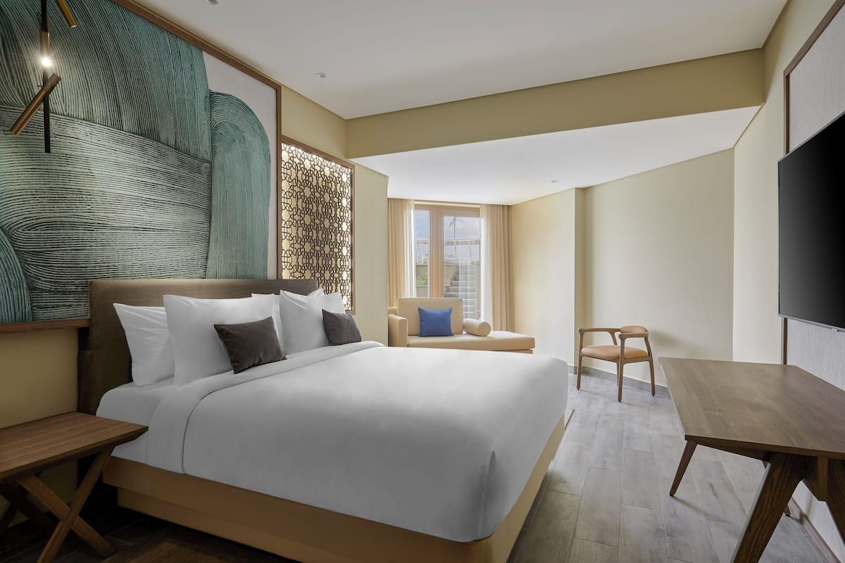 Room, 1 King Bed, Terrace | In-room safe, desk, laptop workspace, free cribs/infant beds