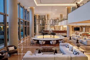 Sala de estar en el lobby