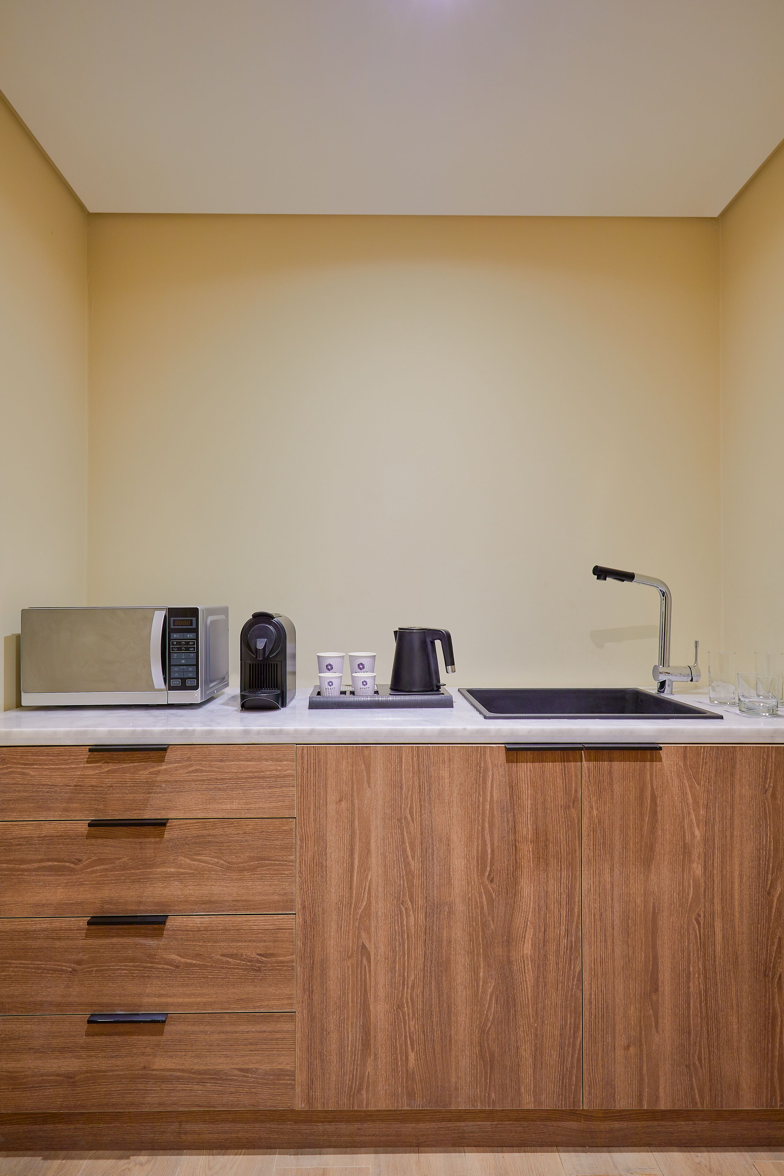 executive room, 1 king bed | private kitchen