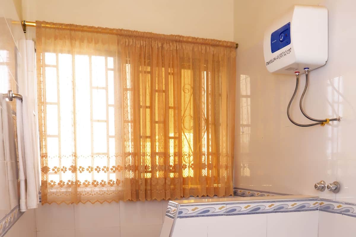 Kamar Standar, 1 kamar tidur | Kamar mandi | Handuk, sabun, dan tisu toilet