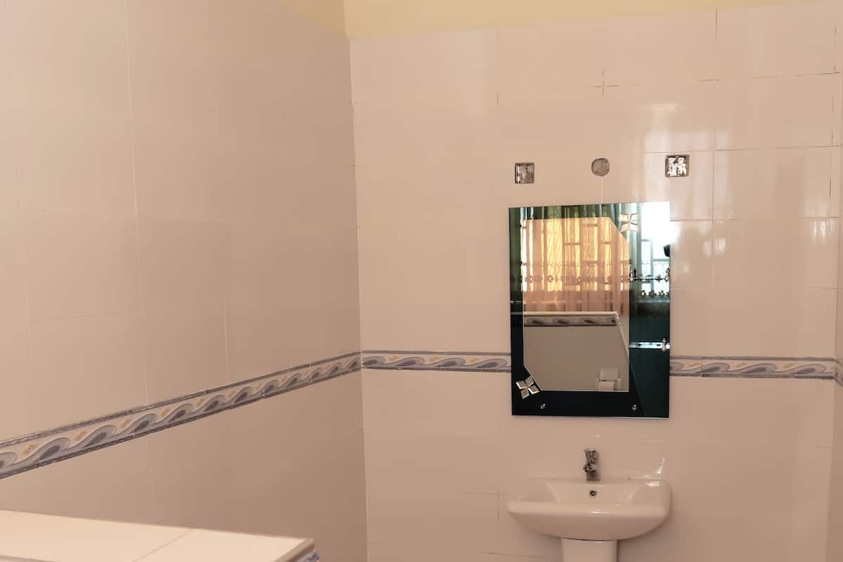 Kamar Standar, 1 kamar tidur | Kamar mandi | Handuk, sabun, dan tisu toilet