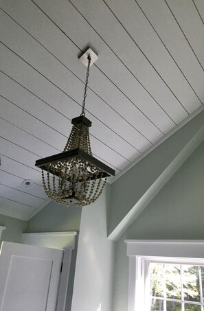 Unclassified image, 4 of 6, button