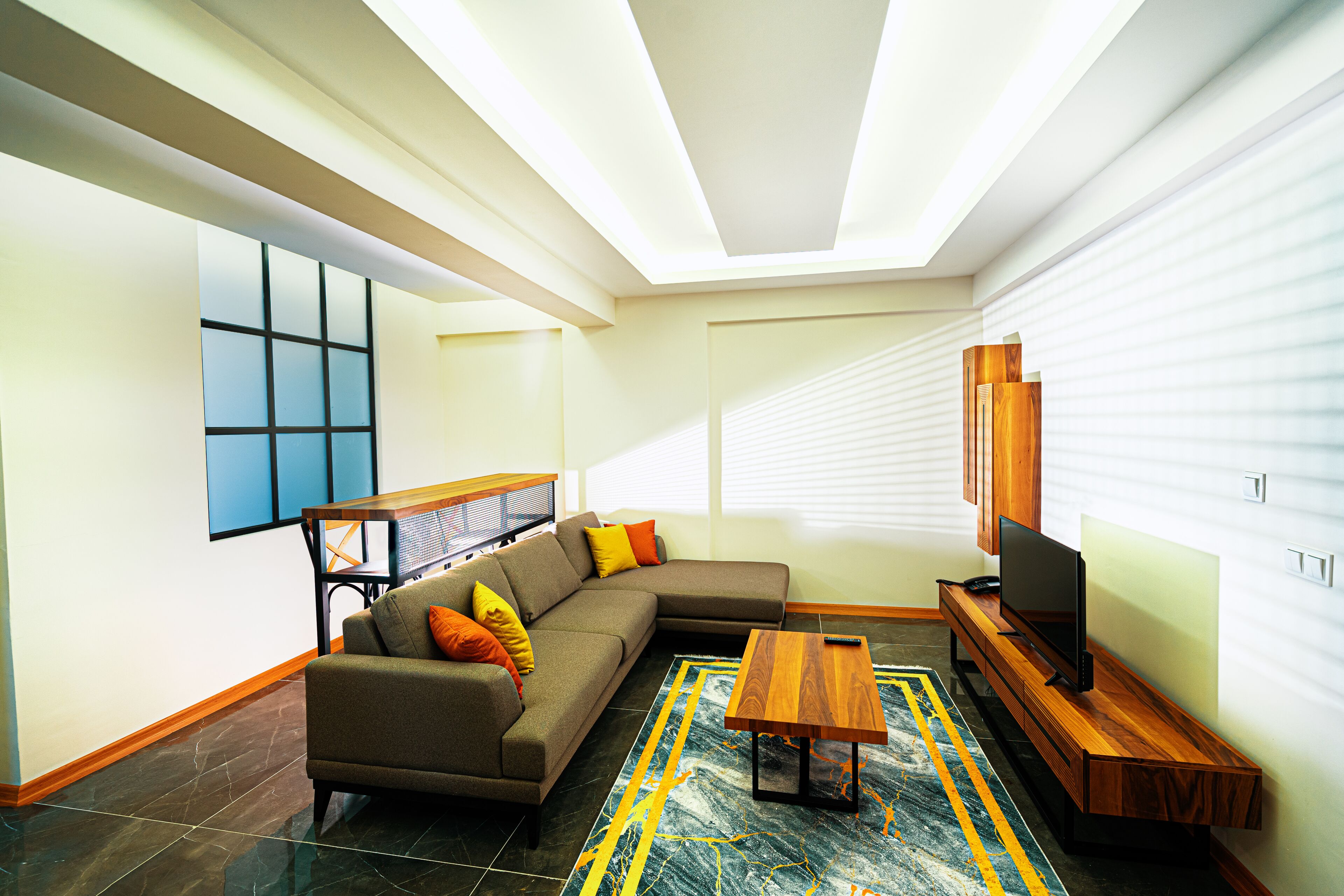 40-inch led tv with satellite channels, tv, heated floors