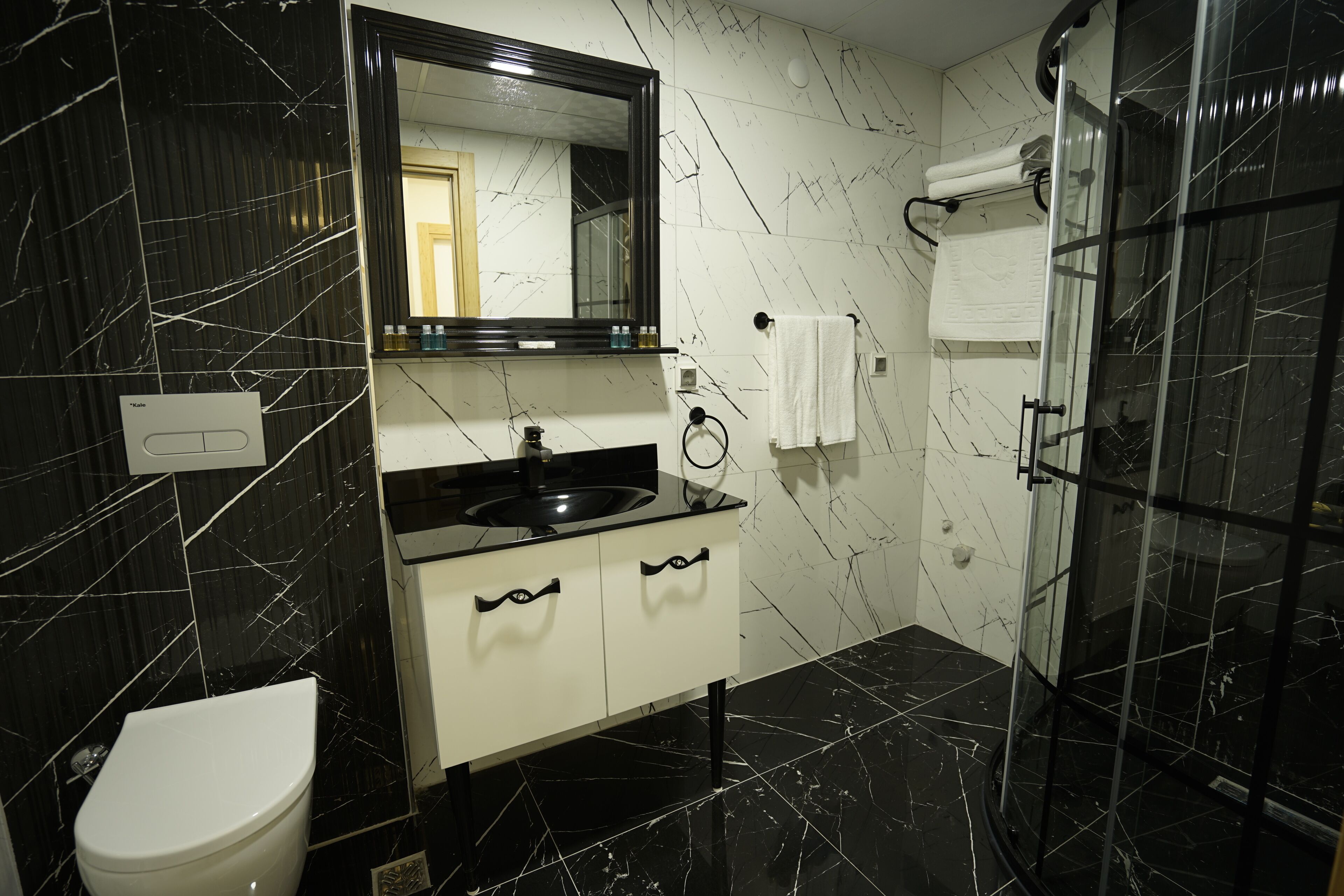 shower, rainfall showerhead, free toiletries, hair dryer