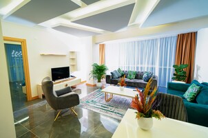 Family Suit-2+1 95M2 Oda | Egyptian cotton sheets, premium bedding, in-room safe