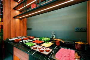 Free daily cooked-to-order breakfast