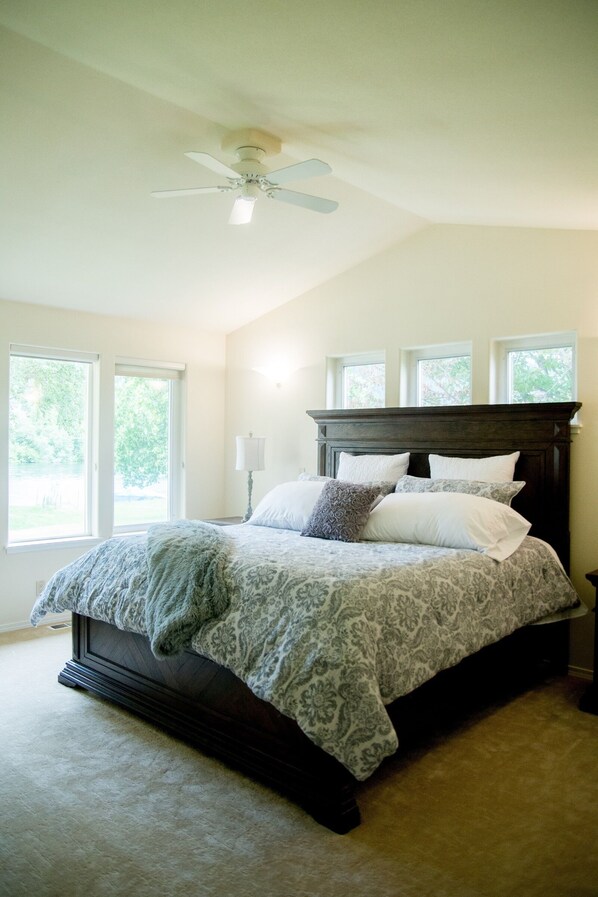 4 chambres, fer et planche à repasser, lit parapluie, Wi-Fi gratuit