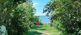 Fundy Sunset Cottage, Oceanfront Tranquility!!