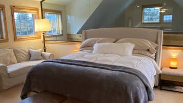 8 bedrooms, desk, iron/ironing board, free WiFi