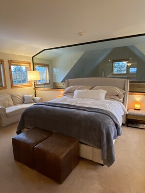 8 bedrooms, desk, iron/ironing board, free WiFi