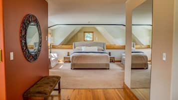 8 bedrooms, desk, iron/ironing board, free WiFi
