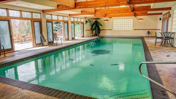 Inomhuspool och uppvärmd pool