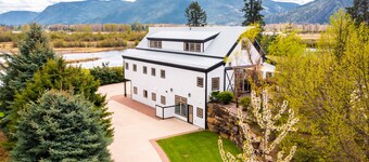 THE TURTLE HOUSE-WEDDING VENUE/REUNION LODGE