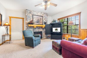 Smart TV, fireplace, DVD player