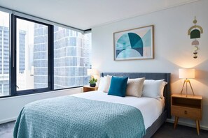 2 soverom, skrivebord, strykejern/-brett og wi-fi