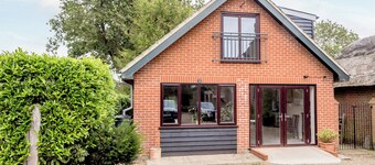 2 bedroom accommodation in Woodbastwick, near Norwich