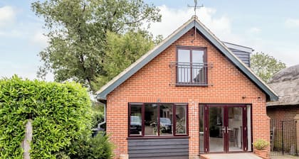 2 bedroom accommodation in Woodbastwick, near Norwich