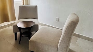 Coffres-forts dans les chambres, Wi-Fi gratuit, draps fournis