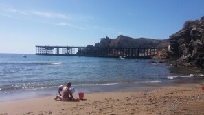 Accommodatie ligt op het strand, ligstoelen