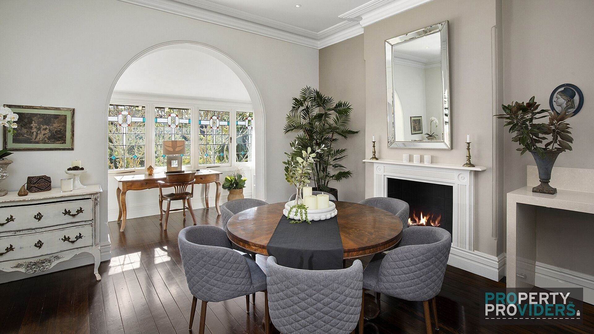 Modern Classic at Mosman Bay - 5 Mins To Ferry — image 2