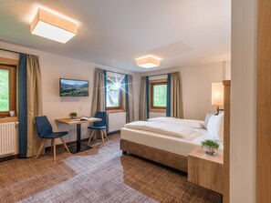 Junior Suite | In-room safe, desk, blackout curtains, soundproofing - Alpen Glück Hotel Unterm Rain garni (Kirchberg in Tirol)
