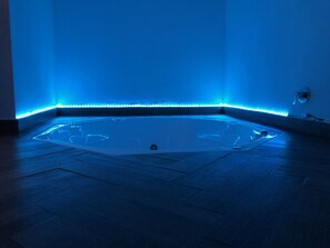 Espace de soins pour les couples, massages aux pierres chaudes