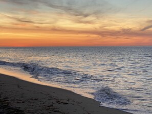 In Strandnähe, Liegestühle, Strandtücher