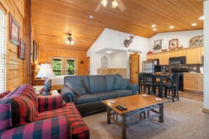 Smart TV, fireplace, DVD player