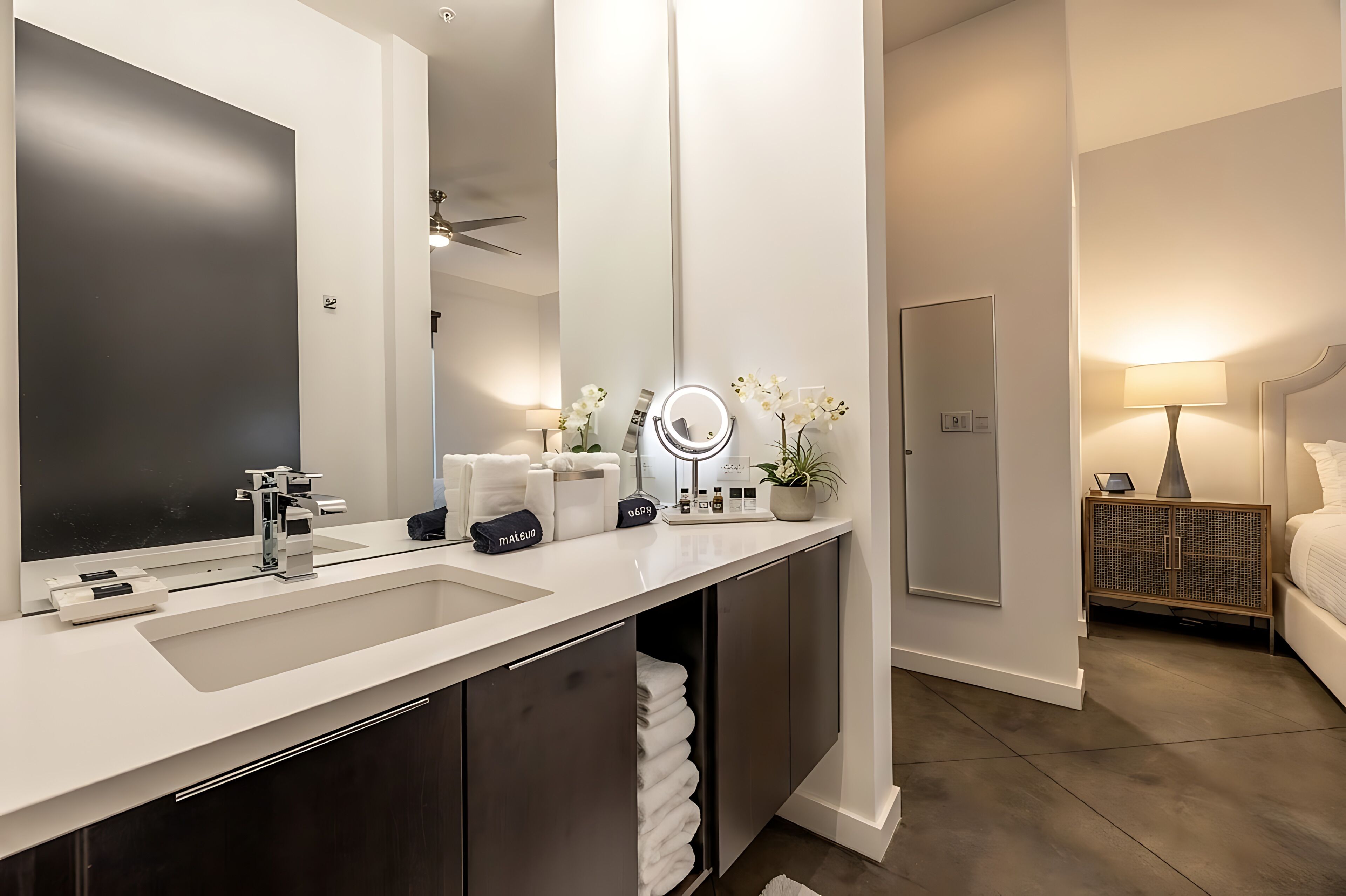 1 bedroom, in-room safe, individually decorated, individually furnished